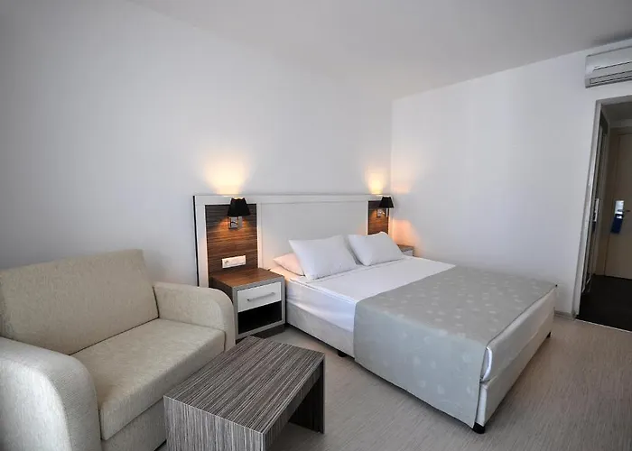 Szálloda Club Shark 4*
