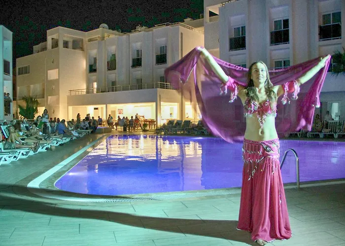Club Shark Szálloda 4*