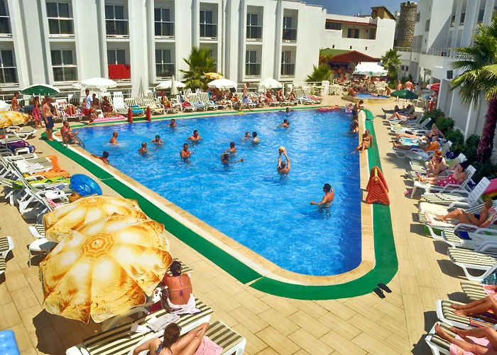 Club Shark Szálloda 4*