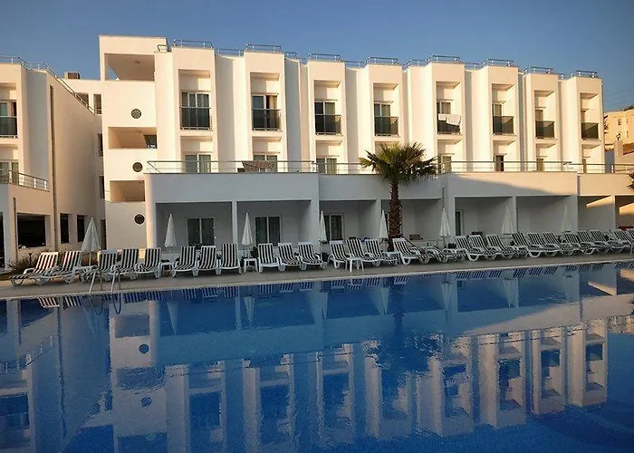 Szálloda Club Shark 4*
