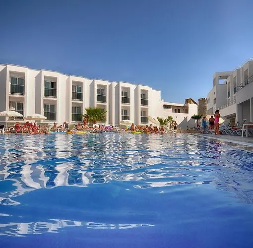 Szálloda Club Shark 4*