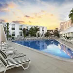 Club Shark Hotel