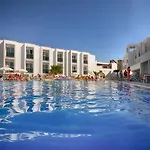 فندق كلوب شارك 4*