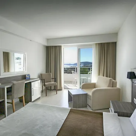 Club Shark מלון גומבט