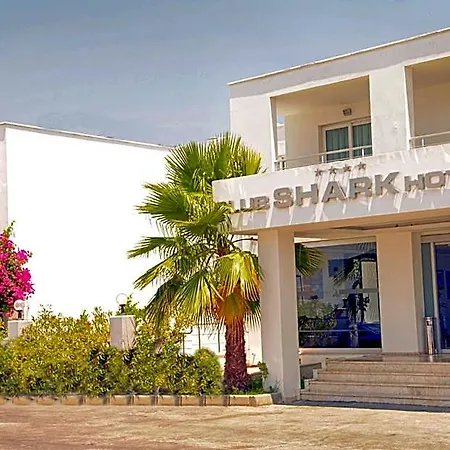 Club Shark 4*