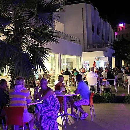 Club Shark Hotel 4*