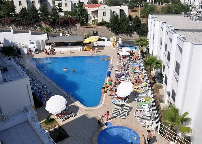 Отель Club Shark 4*